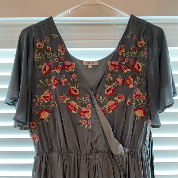 JODIFL Dresses & Skirts - 5/$20 Floral High Low Dress